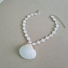 PEARL ELEGANCE CHOKER IN SILVER FINISH