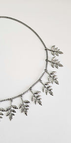 DANGLING FERN NECKLACE BY SKEDIO