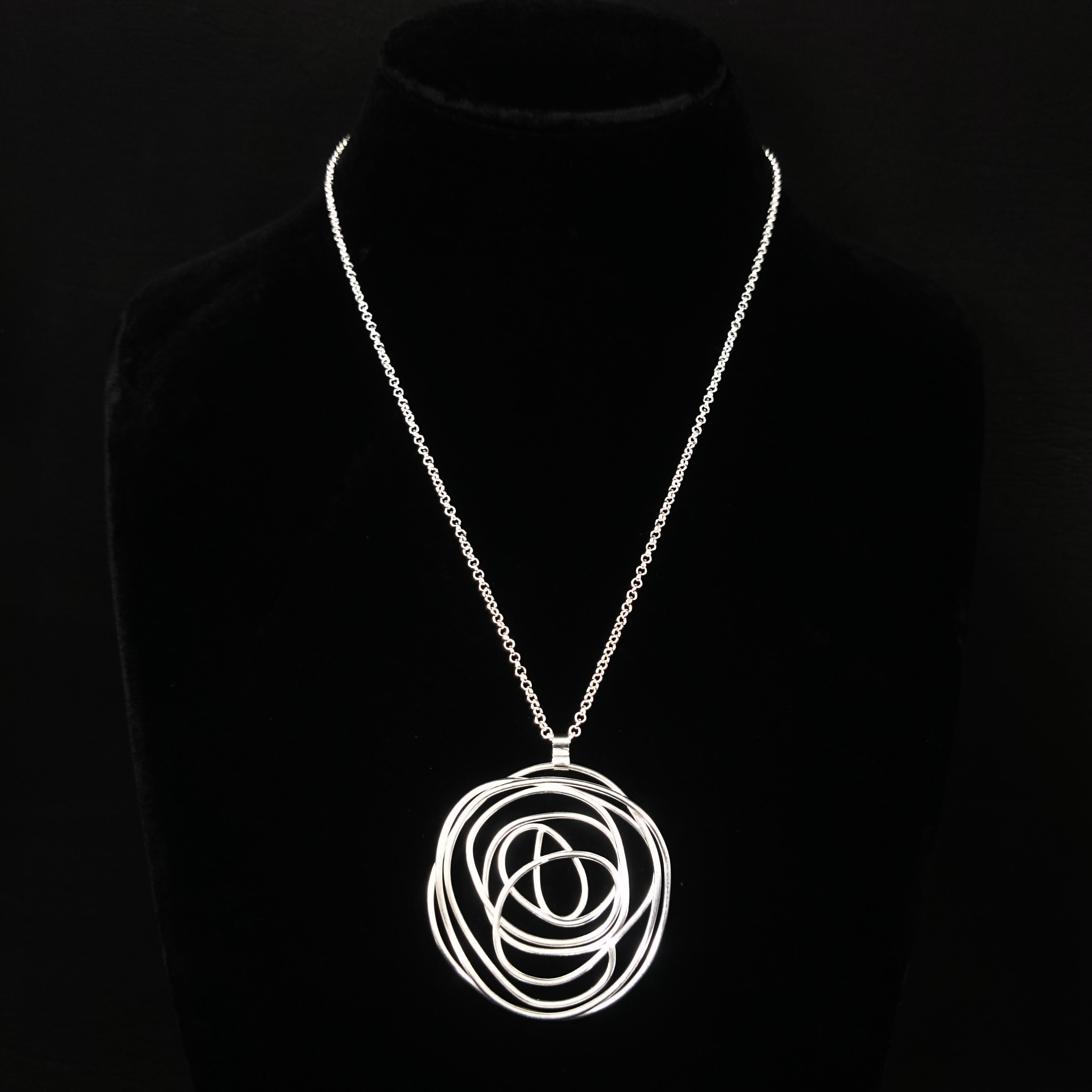 SCRIBBLES LONG CHAIN PENDANT