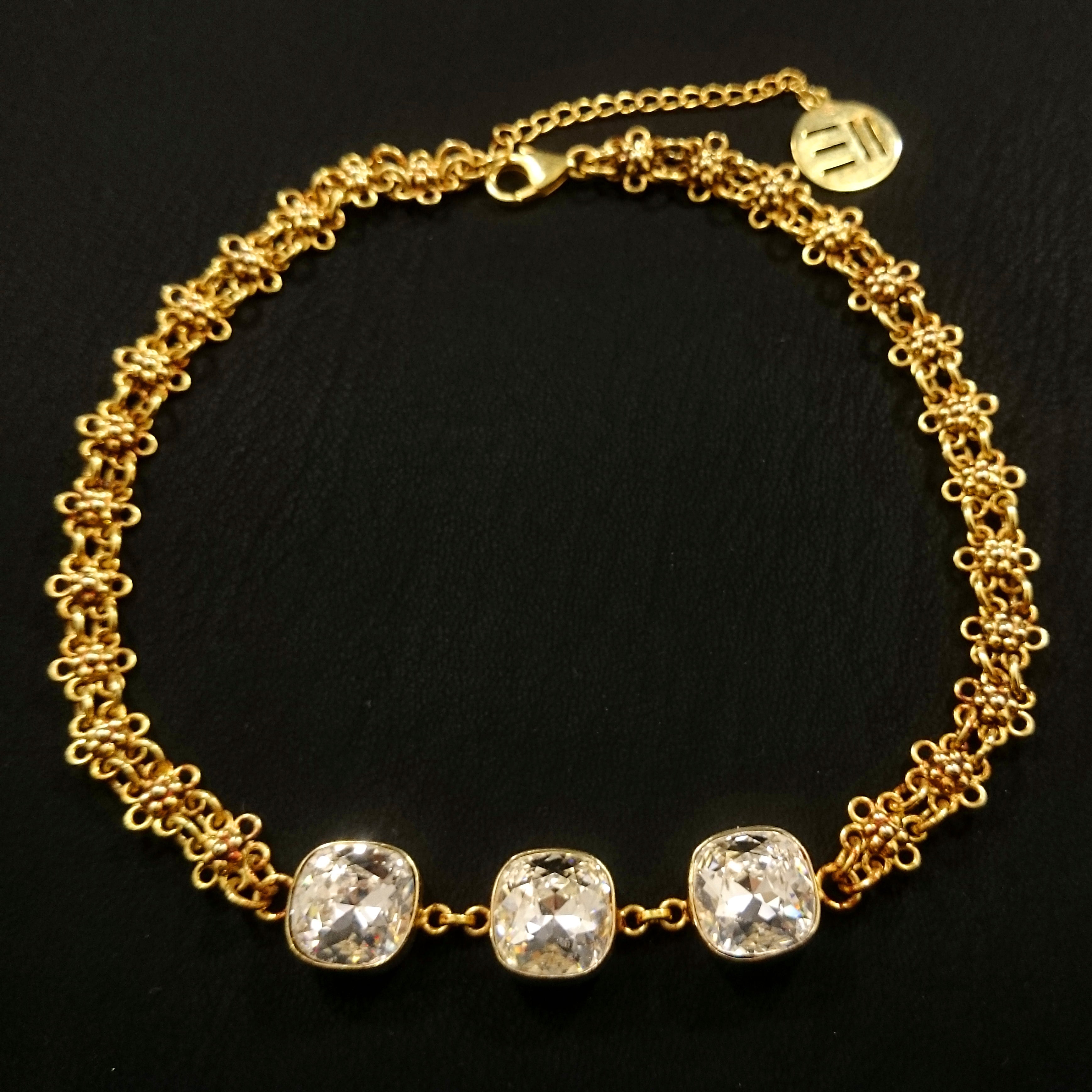 TRIO SPARKLE CHOKER