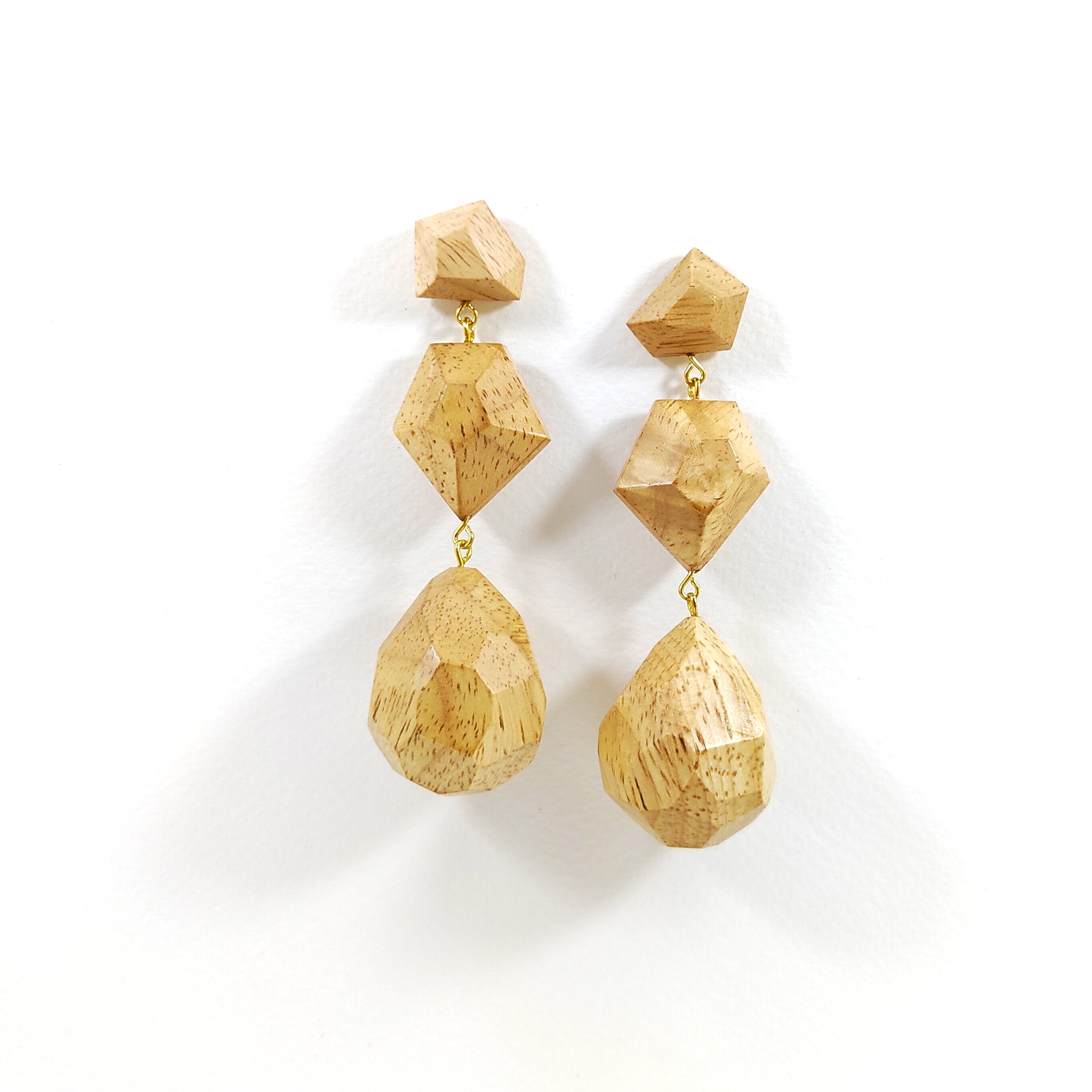 WOOD CHARM DROPLET EARRING