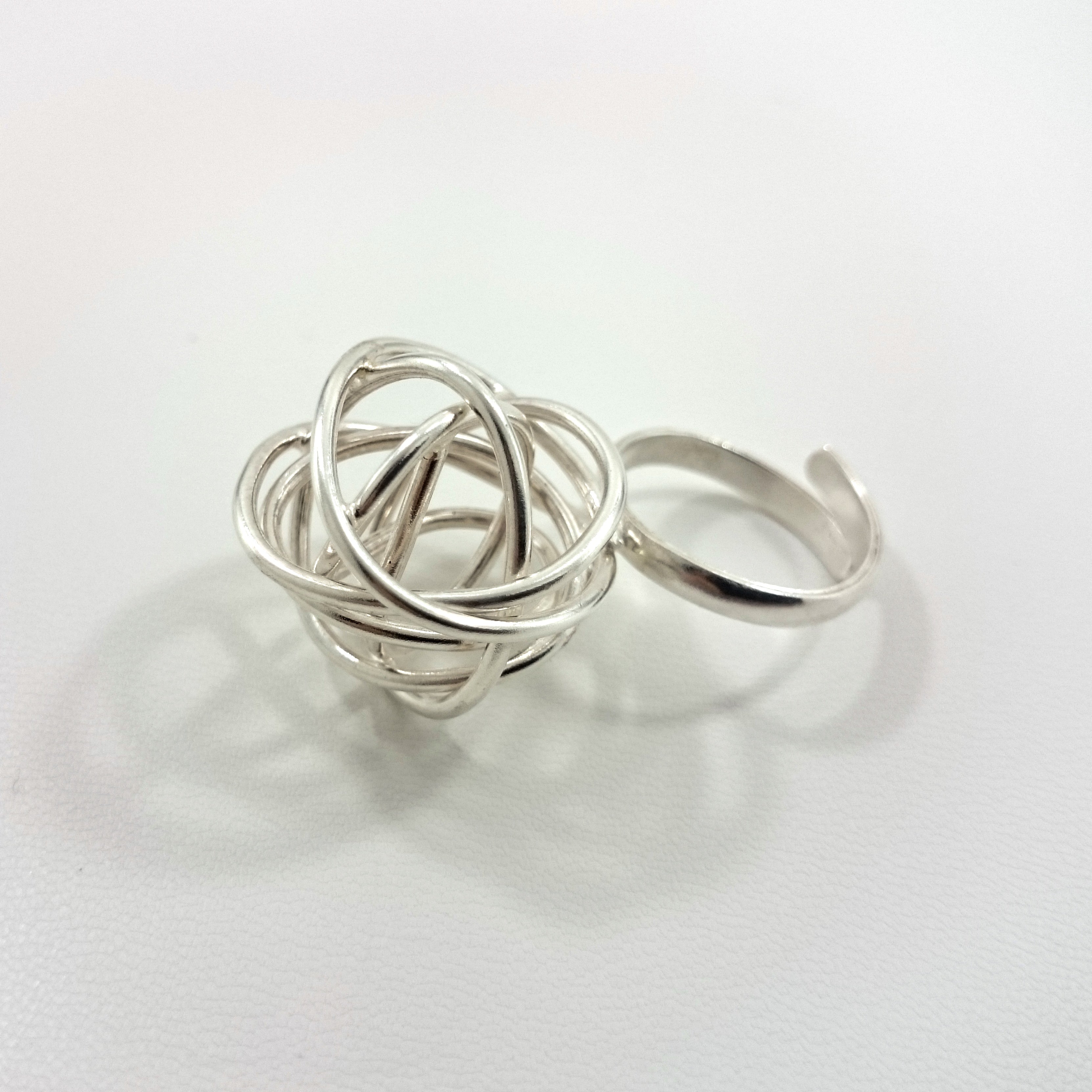 SCRIBBLE TOP RING